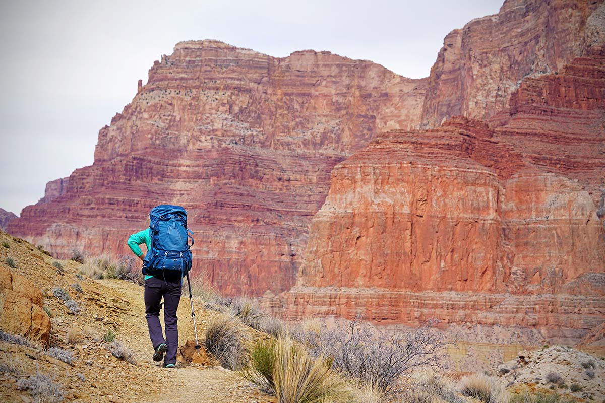 Prana Halle (hiking)